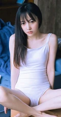 好看的大眼睛清新美丽女人张开腿无遮无挡居家写真图片
