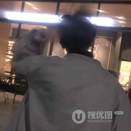 打领带的痞帅男生等微信头像推荐