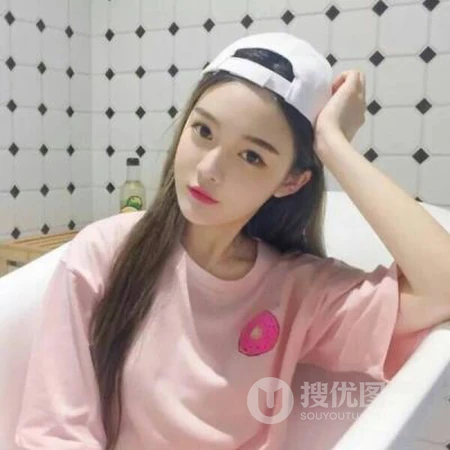 带鸭舌帽的高冷小姐姐头像，潮流嘻哈女生头像图片推荐