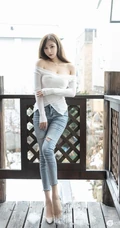 气质白皙高挑s身形修身女生佳人脱衣服裤子全过程写真图片集