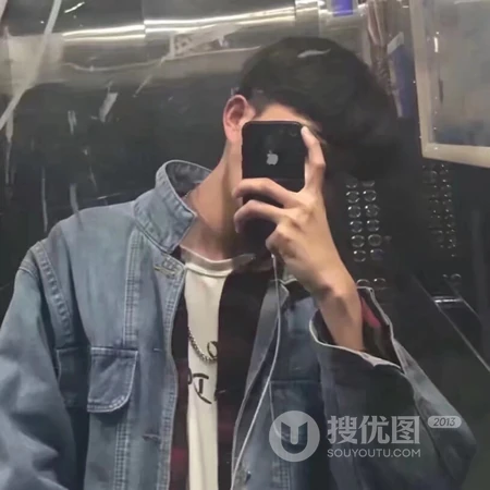 就是爱酷，时尚小哥哥自拍高冷微信头像