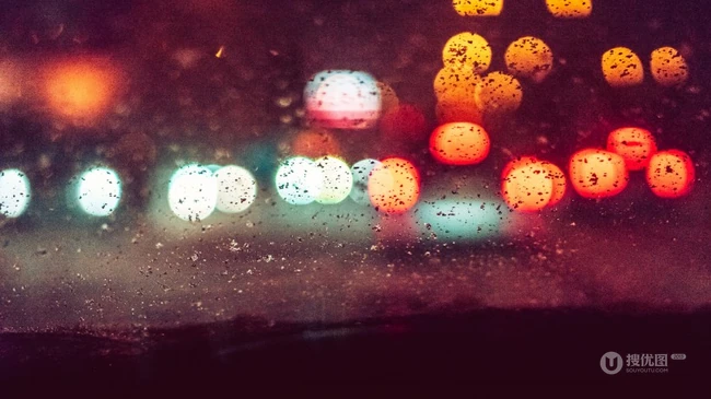 夜晚，夜色中，玻璃上的水滴、雨水唯美意境图片