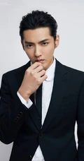 吴亦凡西装衬衫加领带俊朗帅气写真图片