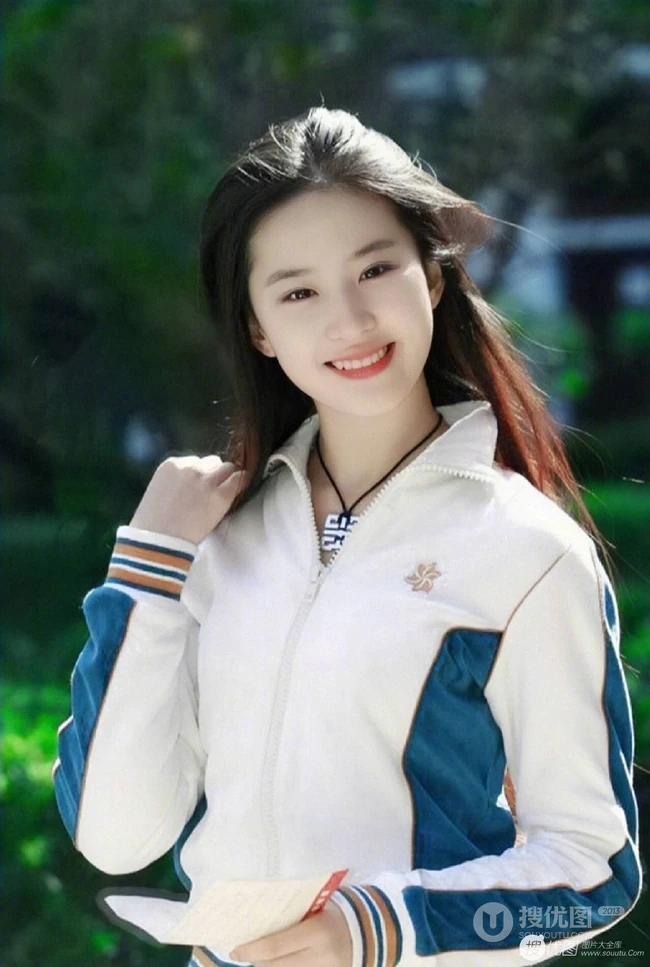 街上跑步的刘亦菲超美运动旧照，17岁的刘亦菲美丽动人