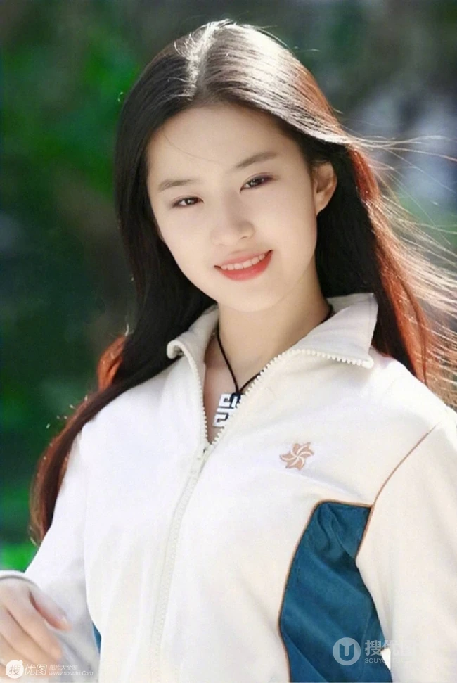 街上跑步的刘亦菲超美运动旧照，17岁的刘亦菲美丽动人