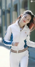 街上跑步的刘亦菲超美运动旧照，17岁的刘亦菲美丽动人