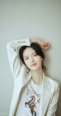 侧脸气质女生张芷溪清新淡雅竖纹休闲西装气质写真