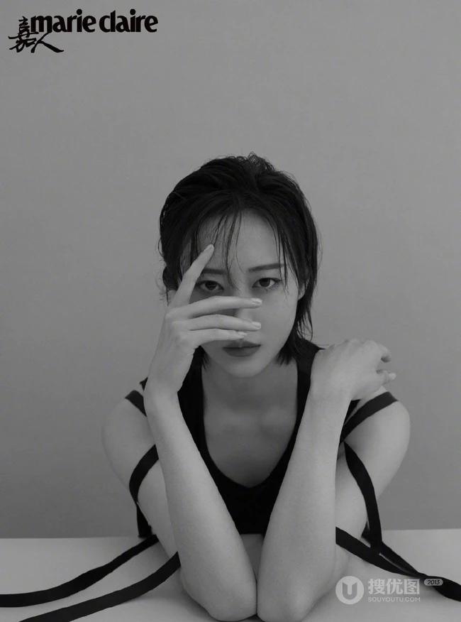 安徽女明星李纯嘉人杂志写真图片
