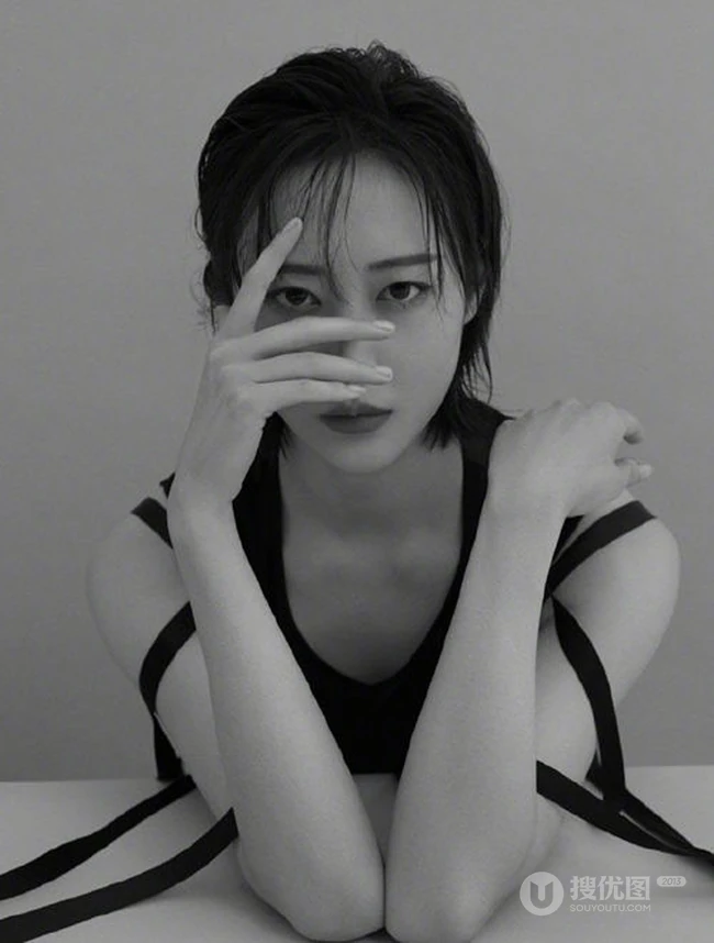 安徽女明星李纯嘉人杂志写真图片