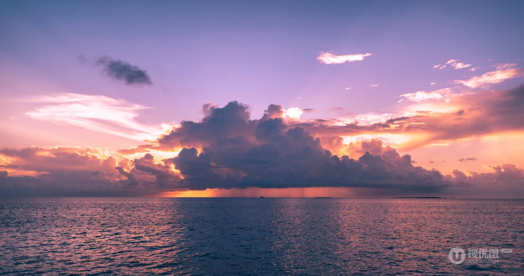海上夕阳映彩霞，超唯美的海上彩霞高清桌面壁纸