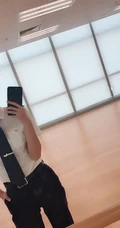 许潇晗白衣黑裤海关制服装剧照花絮图片