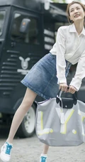 李一桐清新户外草坪唯美写真图片