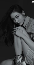 张天爱气质健美运动风写真图片，紧身衣裤显匀称身形