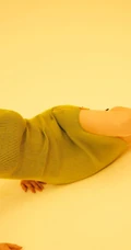 张天爱气质健美运动风写真图片，紧身衣裤显匀称身形