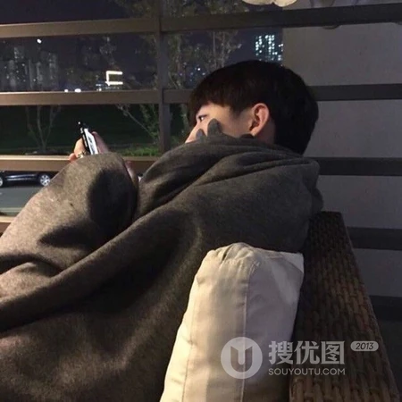 时尚酷酷的帅气男生街拍，自拍等微信头像