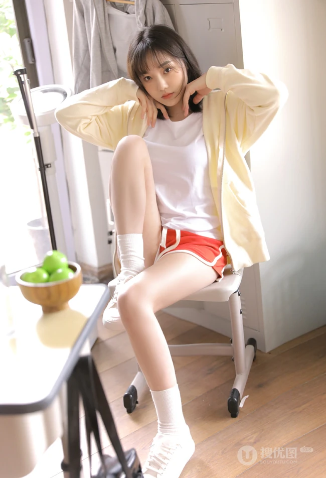 纯天然清新元气少女运动短裤居家慢生活清新写真图片集