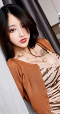 绝世女生佳人Betty林子欣紧身豹纹连衣裙袜装柔美气质写真图片