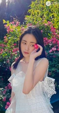 章乐韵城市公园享受户外时光白纱连衣裙美拍照片