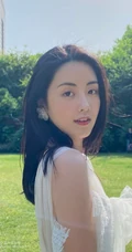 章乐韵城市公园享受户外时光白纱连衣裙美拍照片
