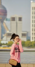 江苏女明星白鹿元气满满出街随拍写真图片
