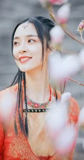 李莎旻子古装打扮唯美街拍写真图片