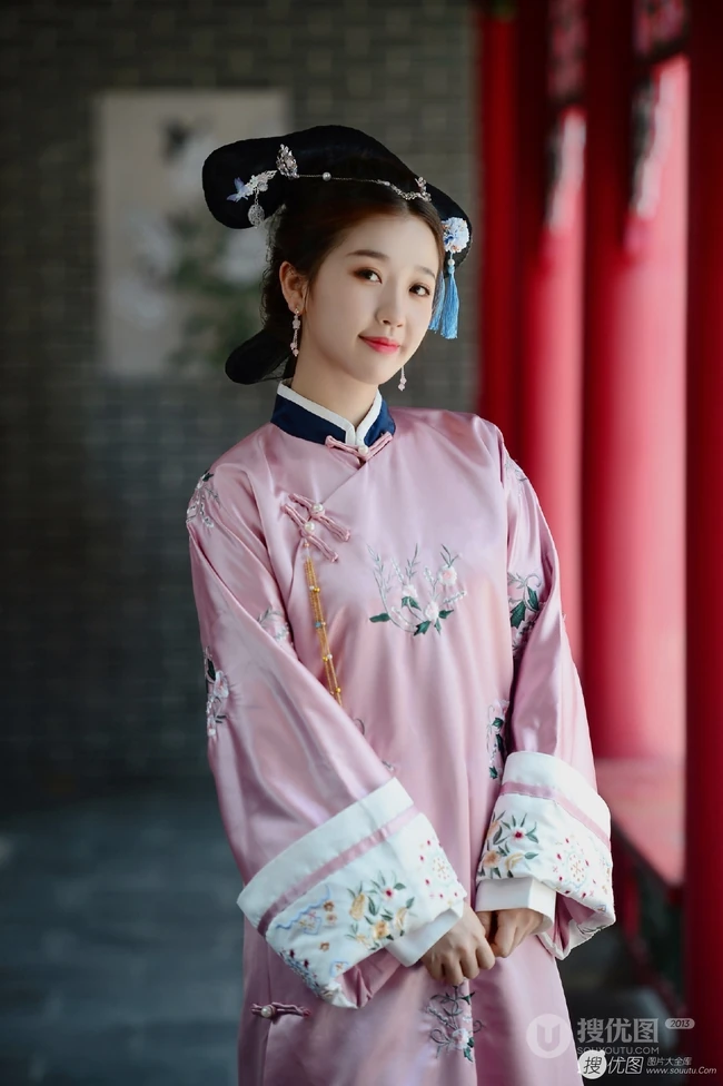 虞书欣《青春有你2》训练生古装造型温婉可人写真图片