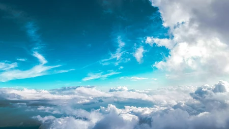 高清天空的云层唯美风景桌面壁纸图片
