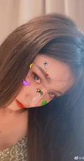 宋祖儿大玩各种手机特效可爱自拍图片