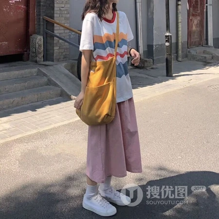 欧女生个性时尚穿搭街拍，高冷又气质的微信头像图片