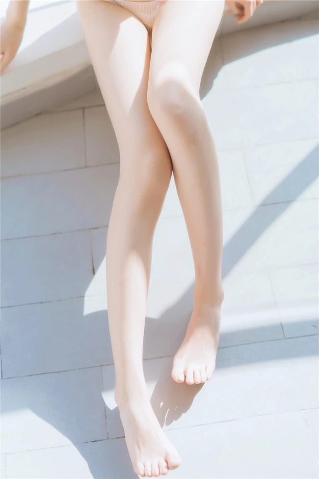 高清微距镜头下浅粉女生南桃Momoko近距离别样气质写真美图