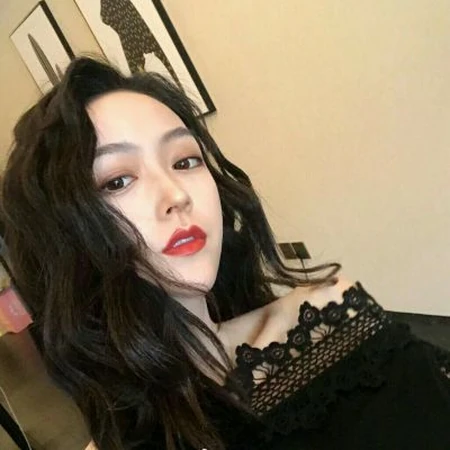 气质型女生自拍大头像，女生姐姐们换头像吧