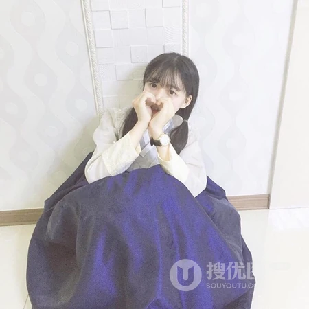 女生穿婚纱自拍，女生居家随意自拍等微信头像