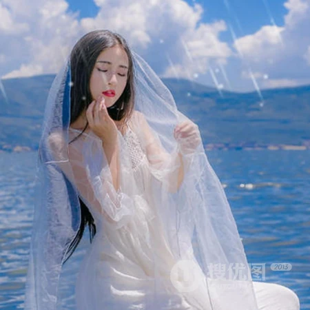 女生穿婚纱自拍，女生居家随意自拍等微信头像