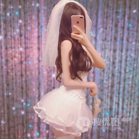 女生穿婚纱自拍，女生居家随意自拍等微信头像