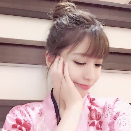 丸子头气质时尚女生微信头像