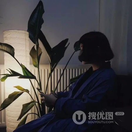 丸子头气质时尚女生微信头像