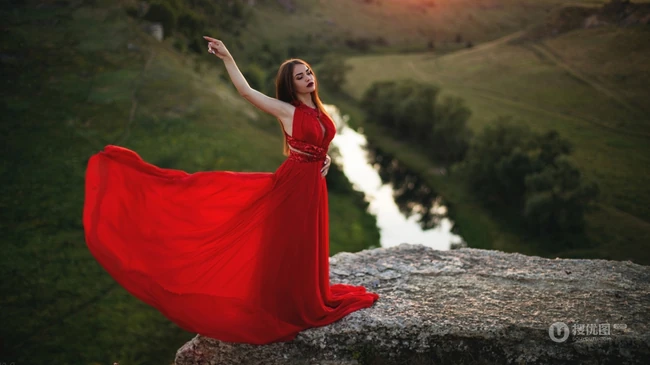 浪漫唯美的欧女生生户外写真摄影美图