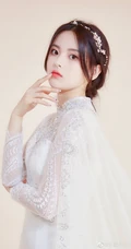 杨超越匀称身形穿婚纱装超美图片