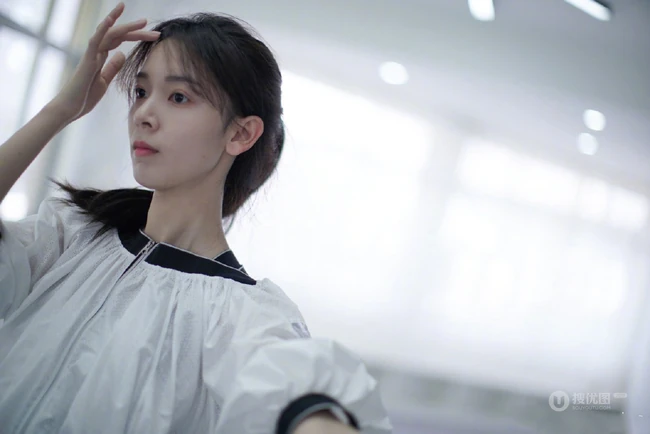 陈瑶舞蹈室专注练习舞蹈美美照片