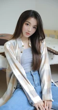 爱音乐的漂亮动人文艺系女生小姐姐清新气质动人室内写真图片