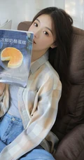 爱音乐的漂亮动人文艺系女生小姐姐清新气质动人室内写真图片