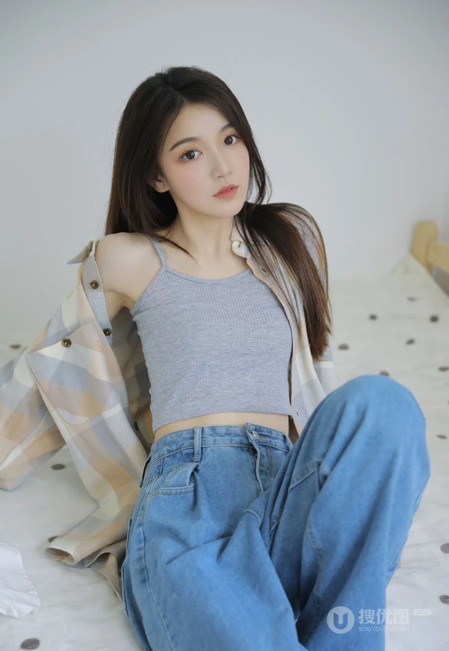 爱音乐的漂亮动人文艺系女生小姐姐清新气质动人室内写真图片