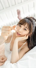 高挑苗条身材与动人气质时尚女生Lynn刘奕宁俏皮魅力室内气质图片