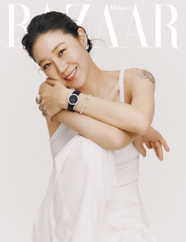 韩国女艺人孔孝真Bazaar六月号封面女郎潮装写真图片