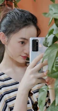 郭晓婷丸子头发型清甜可爱自拍图片