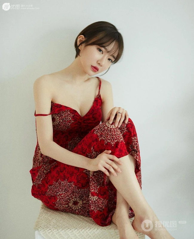 2020夏季最新款流行短发发型，一组短发女生图片参考欣赏 第15张