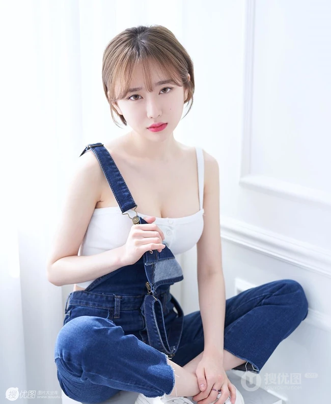 2020夏季最新款流行短发发型，一组短发女生图片参考欣赏 第14张