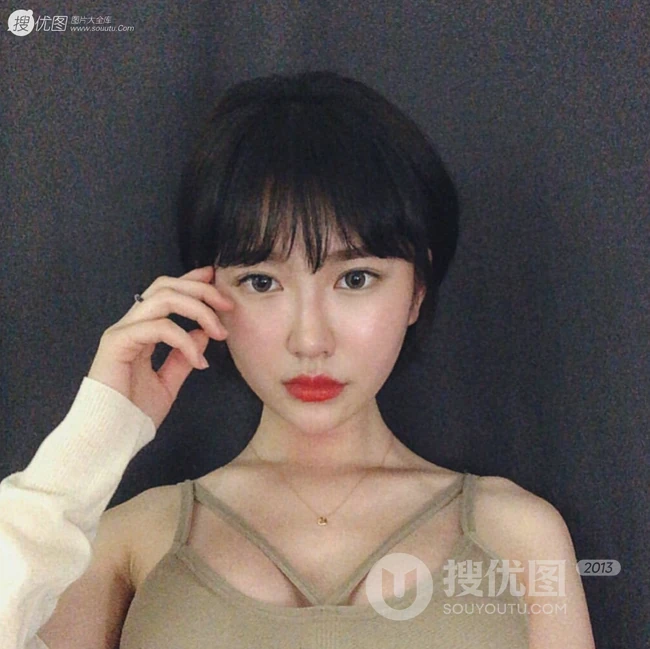 2020夏季最新款流行短发发型，一组短发女生图片参考欣赏 第9张