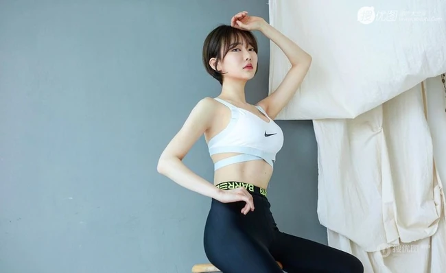 2020夏季最新款流行短发发型，一组短发女生图片参考欣赏 第5张