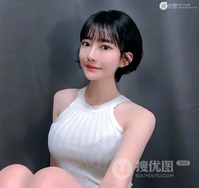 2020夏季最新款流行短发发型，一组短发女生图片参考欣赏 第12张